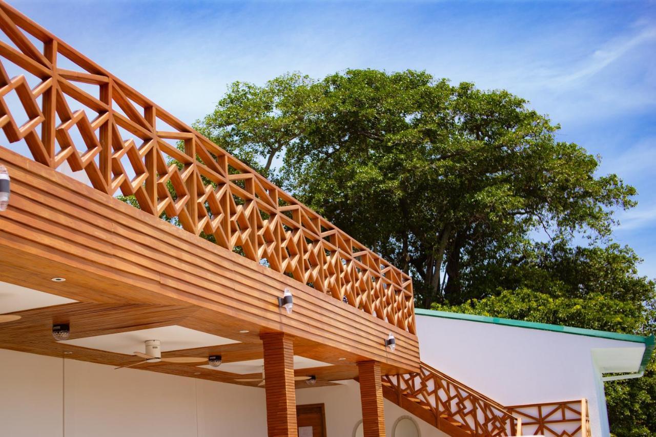 Perla Dhangethi Exterior photo
